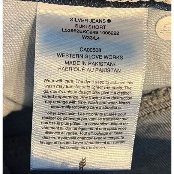 Silver Jeans Co. Women's Suki Mid Rise Curvy Fit Short - Picture 5 of 6